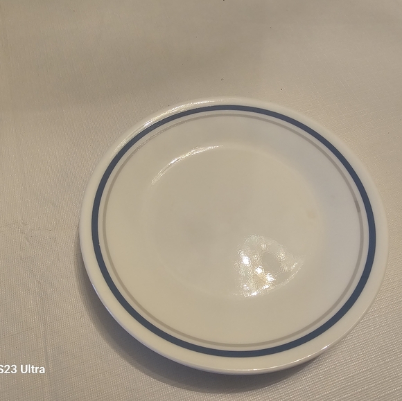 Corelle Corning INDIGO (4) Dinner Plates 10 1/4" & (4) Salad Plates 6 1/2" - Picture 6 of 12